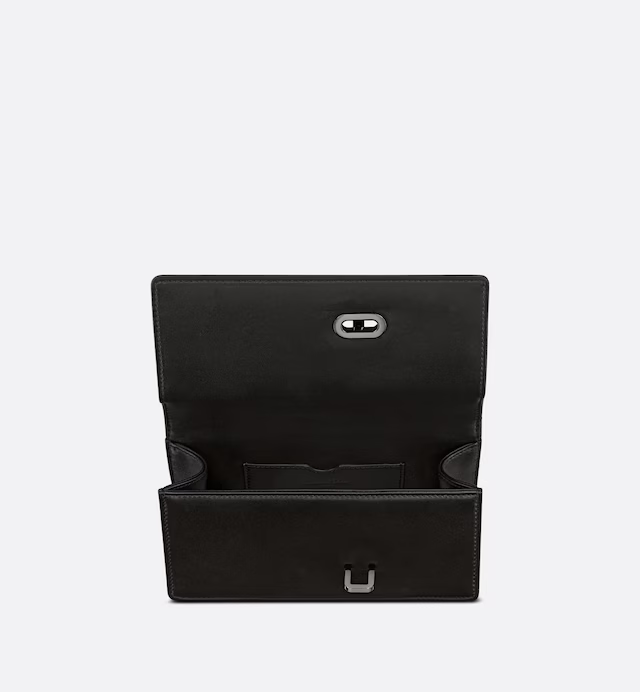 30 MONTAIGNE POUCH WITH SHOULDER STRAP AND HANDLE